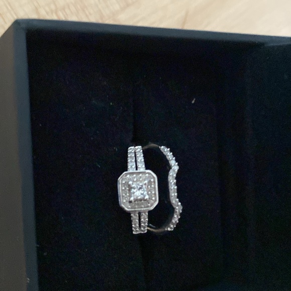 It’s 0.45C.T. T.W.Princess cut Diamond cushion - Picture 4 of 5